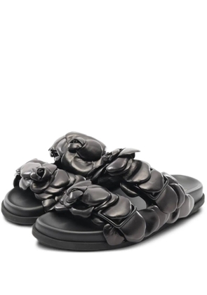 Valentino Garavani Pre-Owned 2020s rose-detail Atelier Shoes sandals - Black