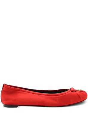 Dolce & Gabbana Pre-Owned satin charm-embellished ballet flats - Red
