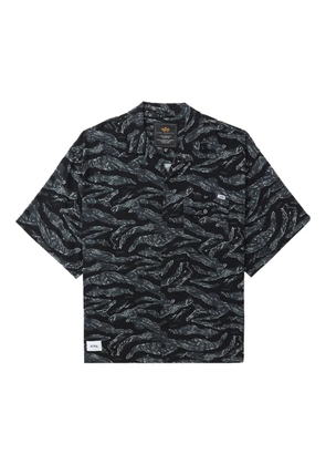 Alpha Industries graphic-pattern short-sleeve shirt - Black