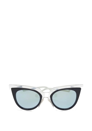 Fendi Pre-Owned geometric-frame sunglasses - White