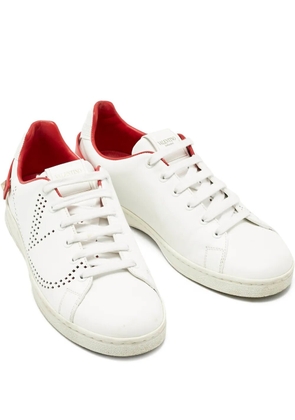 Valentino Garavani Pre-Owned backnet rockstud leather sneakers - White