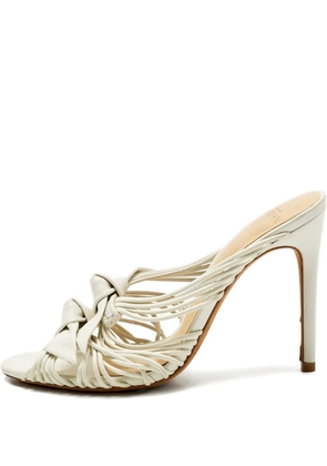 Alexandre Birman Dallas leather strappy bow sandals - Neutrals