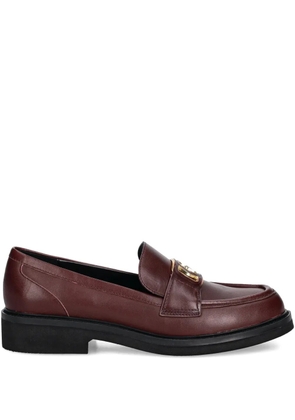 GUESS USA logo-plaque leather loafers - Red