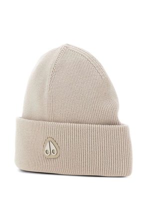 Moose Knuckles logo-plaque ribbed beanie - Neutrals