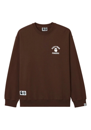 FINGERCROXX logo-print crew-neck sweatshirt - Brown