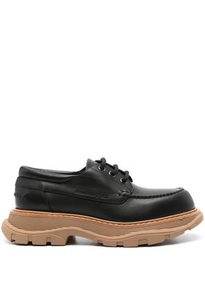 Alexander McQueen logo-debossed Derby shoes - Black
