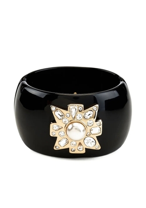 Kenneth Jay Lane pearl-embellished bangle bracelet - Black