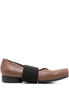 Uma Wang strap-detail ballet flats - Brown