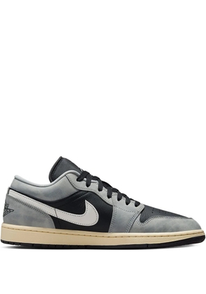 Jordan Air Jordan 1 Low SE 'Light Smoke Grey' sneakers