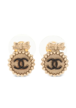 CHANEL Pre-Owned 2014 logo-detail bow earrings - Gold