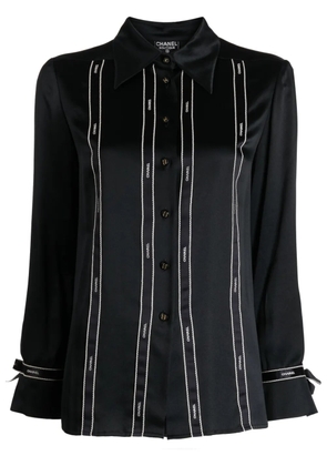 CHANEL Pre-Owned 1994 logo-ribbon silk shirt - Black