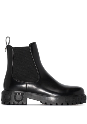 Ferragamo Gancini logo detail Chelsea boots - Black
