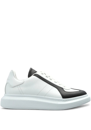 Alexander McQueen contrast-panel sneakers - White