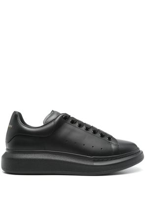 Alexander McQueen Oversized sneakers - Black