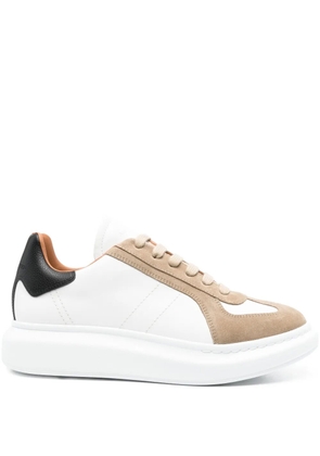 Alexander McQueen Oversized suede sneakers - White
