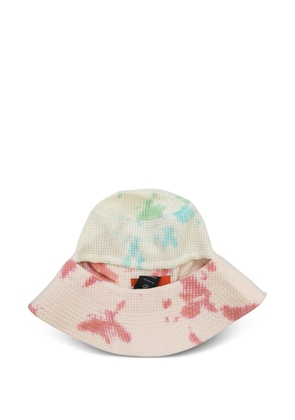 Who Decides War Roygbiv Peak Through 'Multi (Rainbow)' bucket hat - Neutrals
