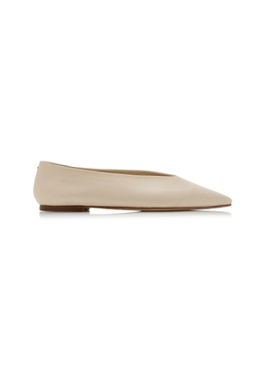 Aeyde Betty Leather Ballet Flats - Moda Operandi