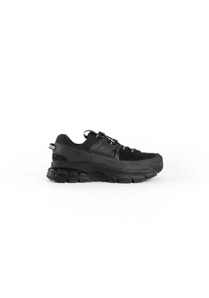 Zoom Vomero Roam Sneakers