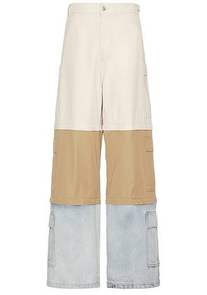 VETEMENTS Deconstructed Triple Cargo Pants in Light Beige  Beige  & Light Blue - Beige. Size 32 (also in ).