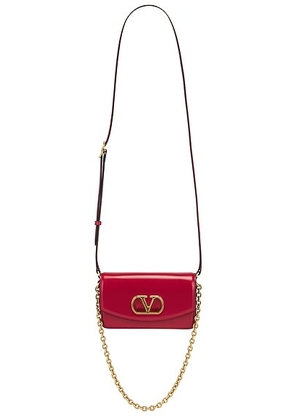 Valentino Garavani Vain Small Clutch in Rosso - Red. Size all.