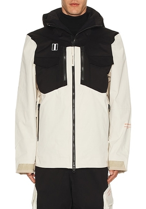 Whitespace 2L Insulated Cargo Jacket in Plaza Taupe  Black Onyx  & Bone - Black,White. Size L (also in M, S, XL/1X, XXL/2X).