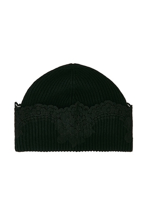 Valentino Garavani V Logo Cashmere Lace Beanie in Nero - Black. Size L/XL (also in S/M).