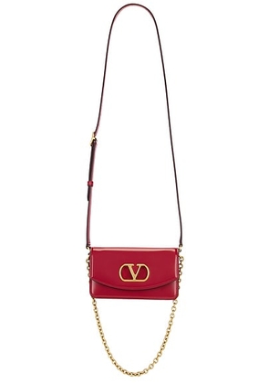Valentino Garavani Vain Small Clutch in Rosso - Red. Size all.