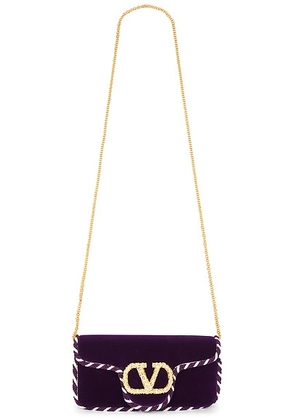 Valentino Garavani Loco Clutch in Panse - Purple. Size all.