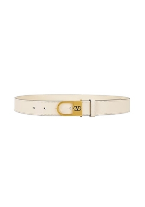 Valentino Garavani V Logo Signature Belt in Butter White & Nero - Beige. Size 65 (also in 70, 80, 85, 90).