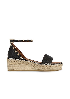 Valentino Garavani Rockstud Espadrille Sandal in Nero & Light Cuir - Black. Size 36 (also in 37, 38, 39, 40, 41).