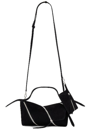 ALAÏA Le Zip Shoulder Bag in Noir - Black. Size all.