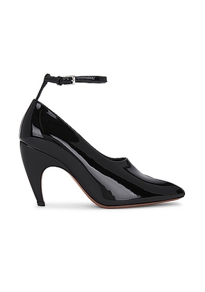 ALAÏA Shark Pump in Noir - Black. Size 36 (also in 37, 42).