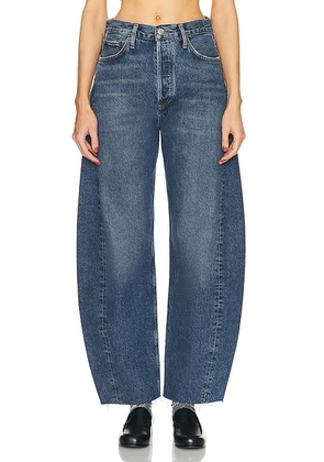 AGOLDE Luna Pieced Wide Leg Jeans in Control - Denim-Medium. Size 33 (also in ).