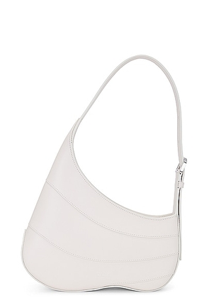 ALAÏA Djinn Zipped Hobo Bag in Ivoire in Ivorie - Ivory. Size all.