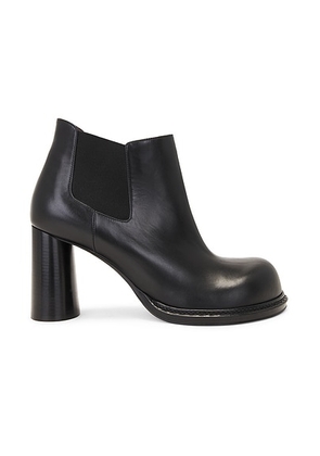 Bottega Veneta Cliff Ankle Boot in Black - Black. Size 36.5 (also in 37, 37.5, 38, 38.5, 39.5).