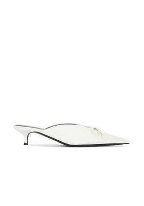 Balenciaga L40 Knife Bow Mule Heel in White - White. Size 36 (also in 36.5, 39).