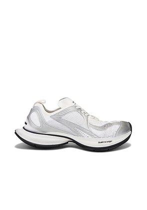 Balenciaga Circuit Sneaker in White & Silver - Grey. Size 41 (also in 42, 44).