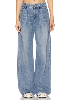 Citizens of Humanity Petra Pleated Wide Leg Jeans in Nensi - Denim-Light. Size 32 (also in ).