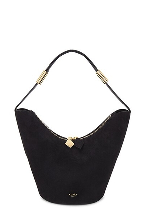ALAÏA Small Shape Bag in Noir - Black. Size all.