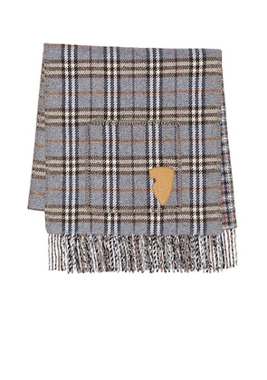 Burberry Reversible Stole in Crater IP Check - Grey. Size all.