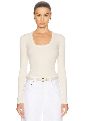 Citizens of Humanity Mara U-neck Top in Dune - Cream. Size XL (also in ).