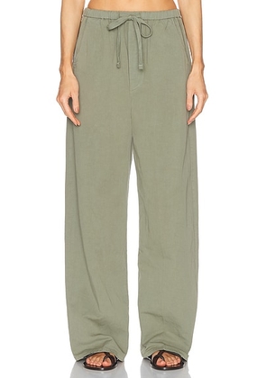 Citizens of Humanity Aurora Pull On Pants in Nova - Olive. Size L (also in ).