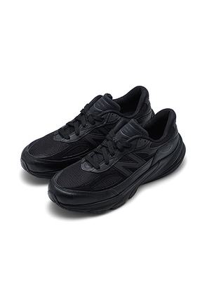 COMME des GARCONS HOMME x New Balance 990v6 Sneaker in Black - Black. Size 8 (also in ).