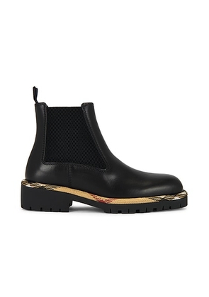 Burberry Gravel Chelsea Boot in Black - Black. Size 39.5 (also in ).