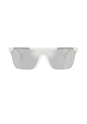Burberry Flattop Sunglasses in White - White. Size all.