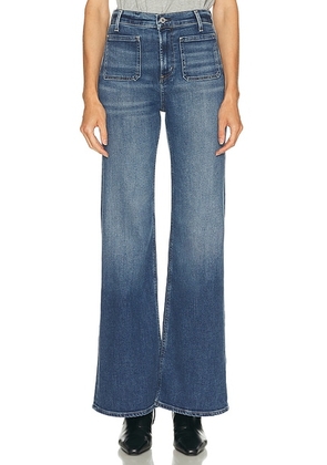 Citizens of Humanity Kimberly Patch Pocket Flare Jeans in Abalone - Blue. Size 26 (also in 27, 29, 30, 31, 32, 33, 34).