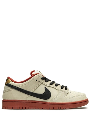 Nike SB Dunk Low Pro 'Hennessy' sneakers - Grey