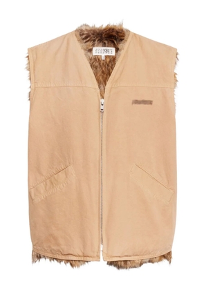 MM6 Maison Margiela faux fur-trimmed sleeveless vest - Neutrals