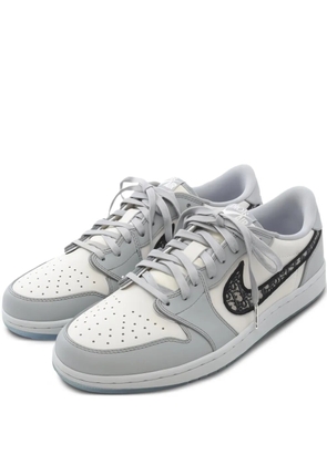 Christian Dior Pre-Owned x Nike Air Jordan 1 2020s lace-up low sneakers - White