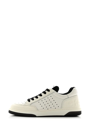 CHANEL Pre-Owned CC logo-debossed leather sneakers - White